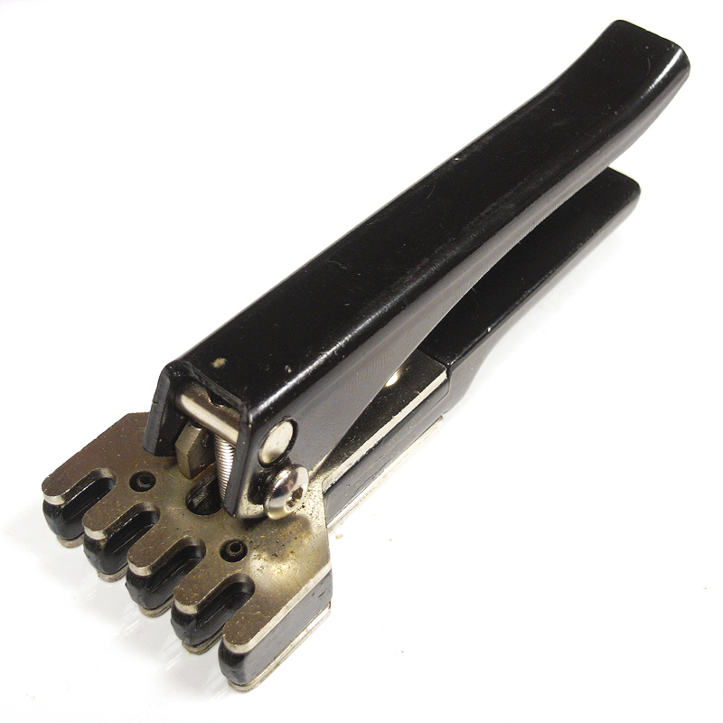 Standard Clamp for Tennis Racquets